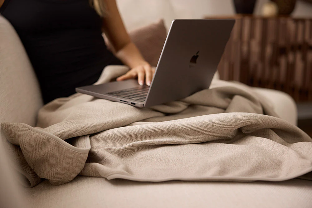 EMF Radiation Blocking Blanket Deluxe - Image 3